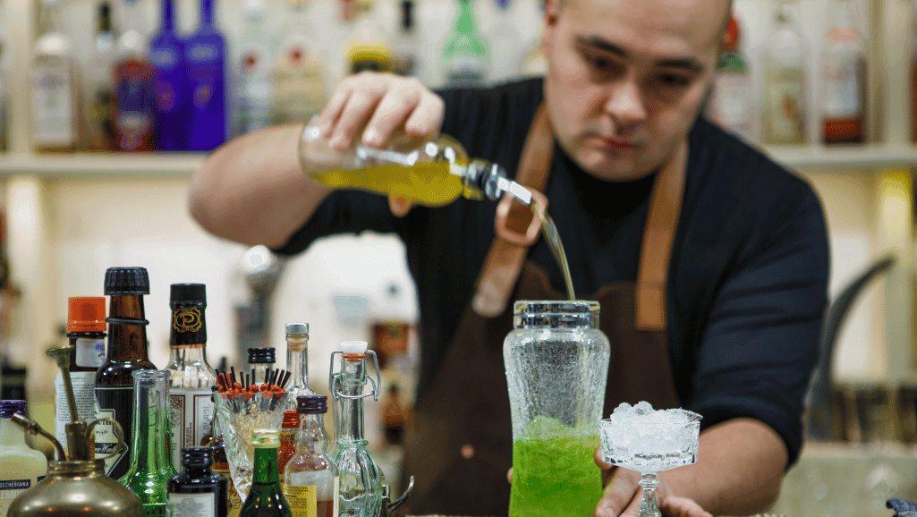 Master Mixing Techniques for Scotch Cockraits 1 Mixing Techniques for Scotch Cocktails