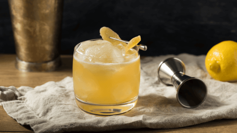 Penicillin Cocktail: Classic Whiskey Sour Twist 67 Penicillin cocktail