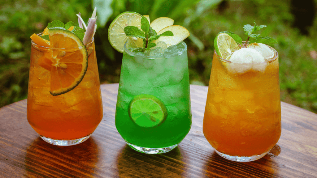 Dressing Up Your Cocktails Garnishes and Presentation