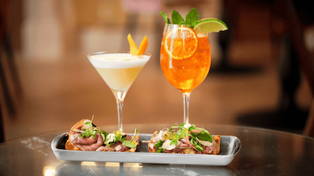 Distinguished Añejo Cocktails for a Sophisticated Palate