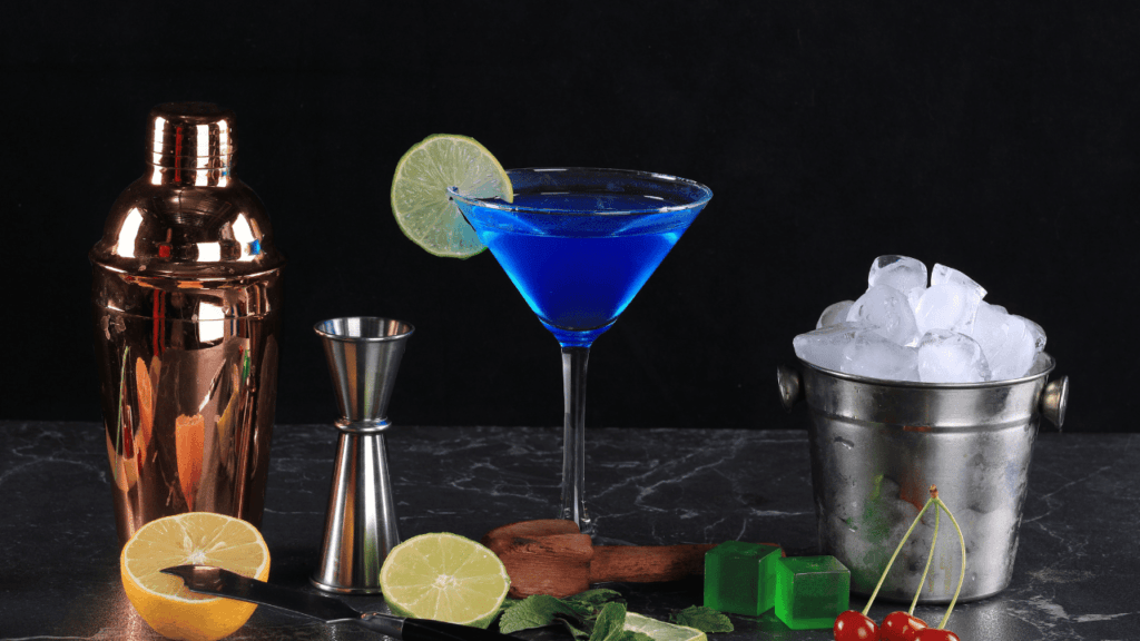 Drinks with Shaker Techniques for a Flawless Mix