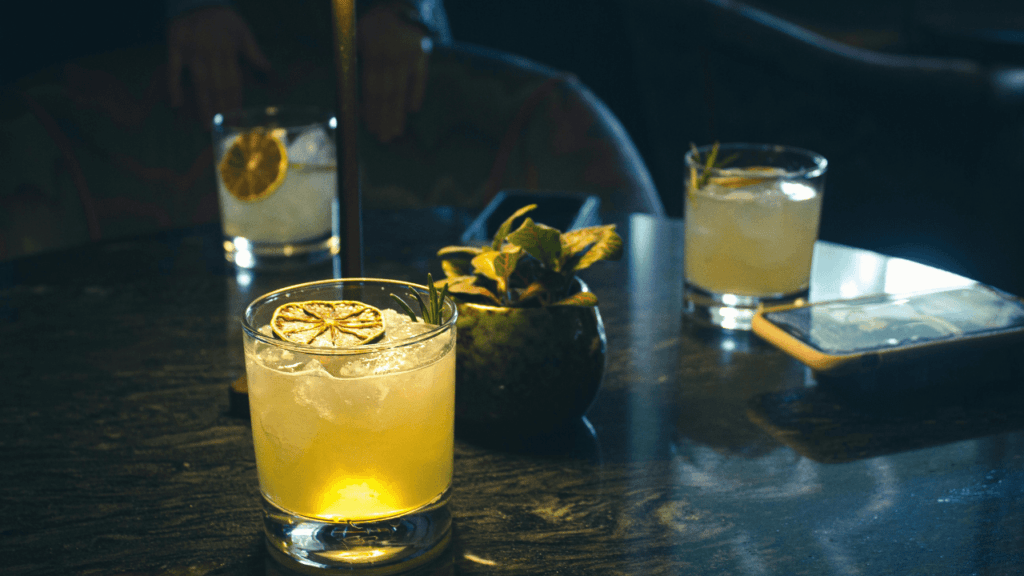 The Evolution of Craft Cocktails A Historical Perspective