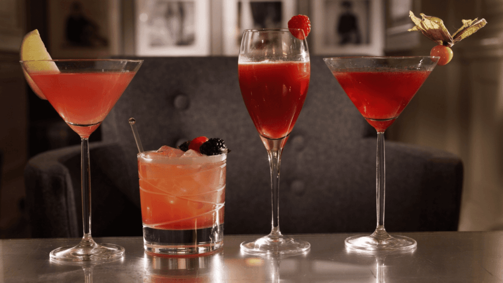 Iconic 1920s Libations Dive into the Classics