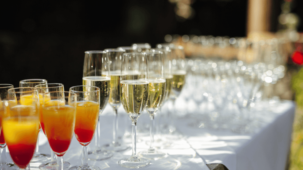 must-have wedding cocktails Best Classic Cocktails for Summer Wedding