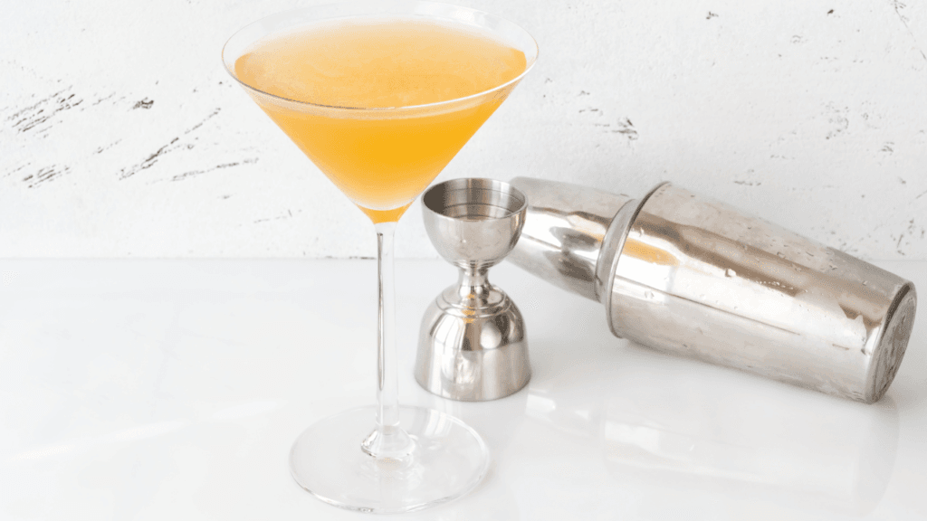 The Elegant Between the Sheets Cocktail