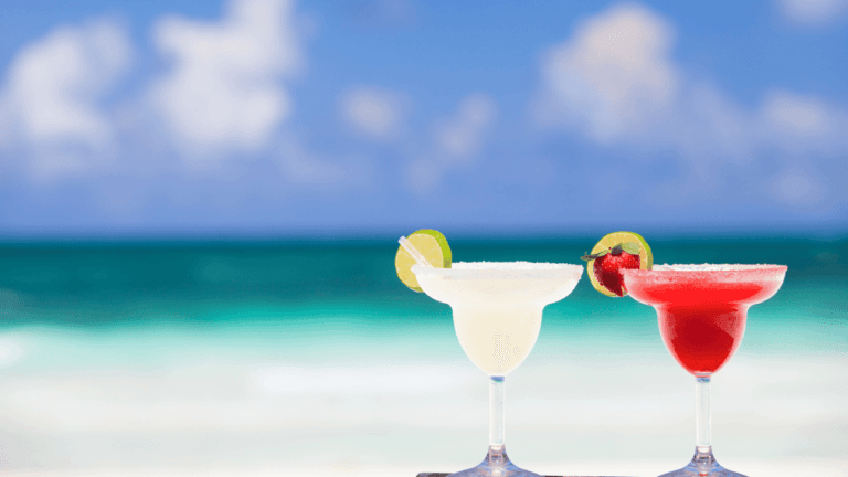 Best Classic Cocktails for Summer Wedding