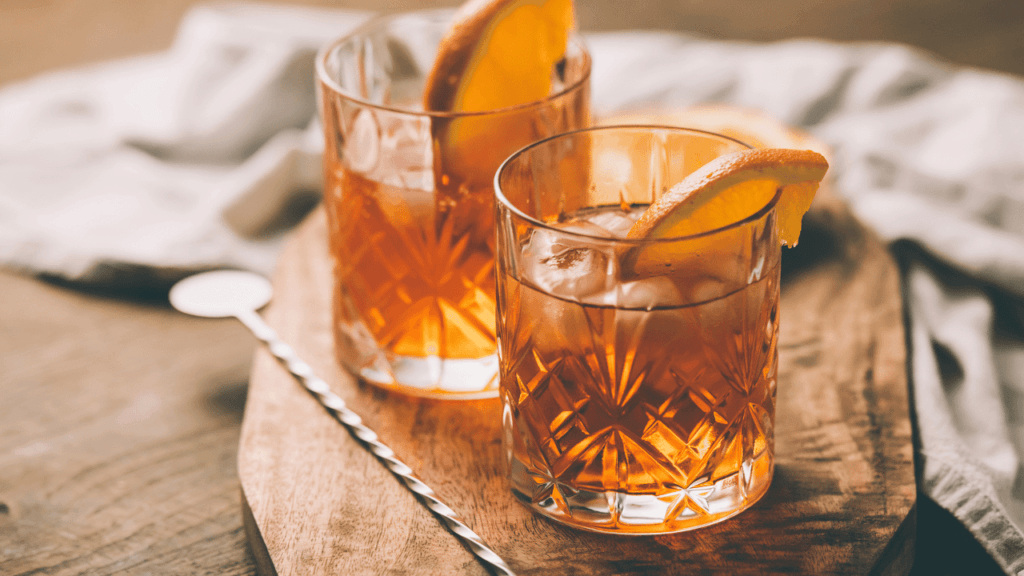 Best Classic Cocktails for Summer Wedding Tips to Get the Party Started Without Overdoing It